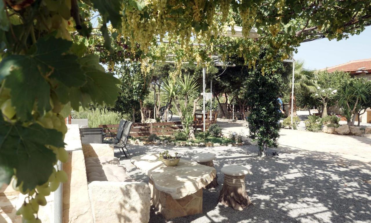 Studio Eleni - Oasis Holiday Houses Kokkinos Pyrgos Eksteriør bilde