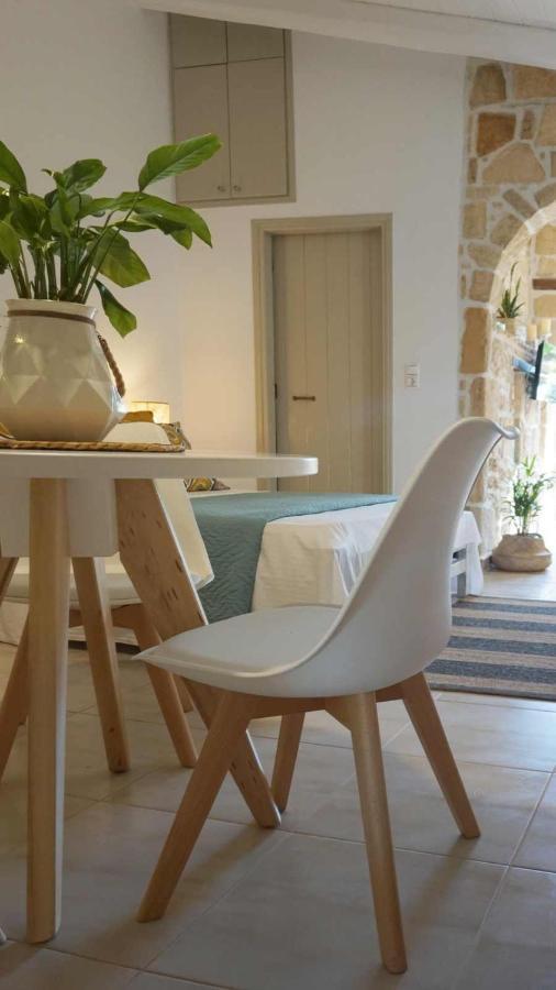 Studio Eleni - Oasis Holiday Houses Kokkinos Pyrgos Eksteriør bilde