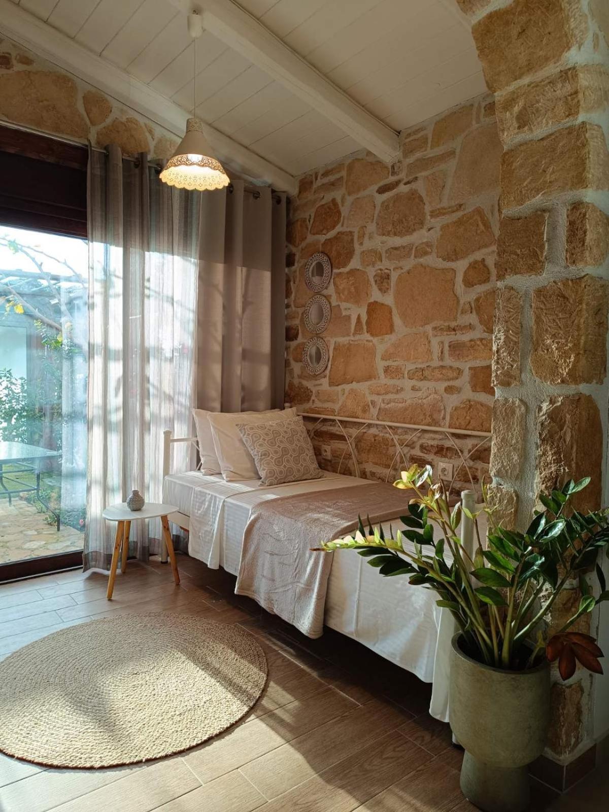 Studio Eleni - Oasis Holiday Houses Kokkinos Pyrgos Eksteriør bilde