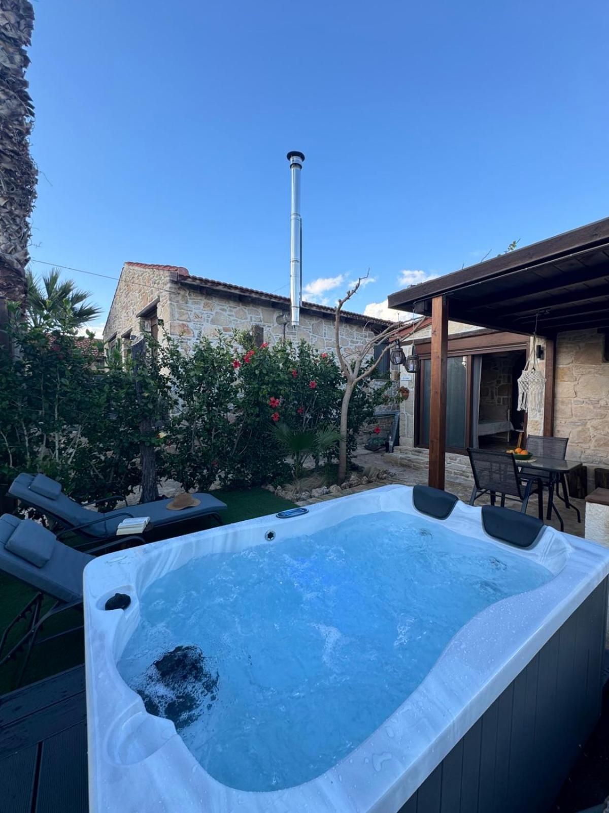 Studio Eleni - Oasis Holiday Houses Kokkinos Pyrgos Eksteriør bilde
