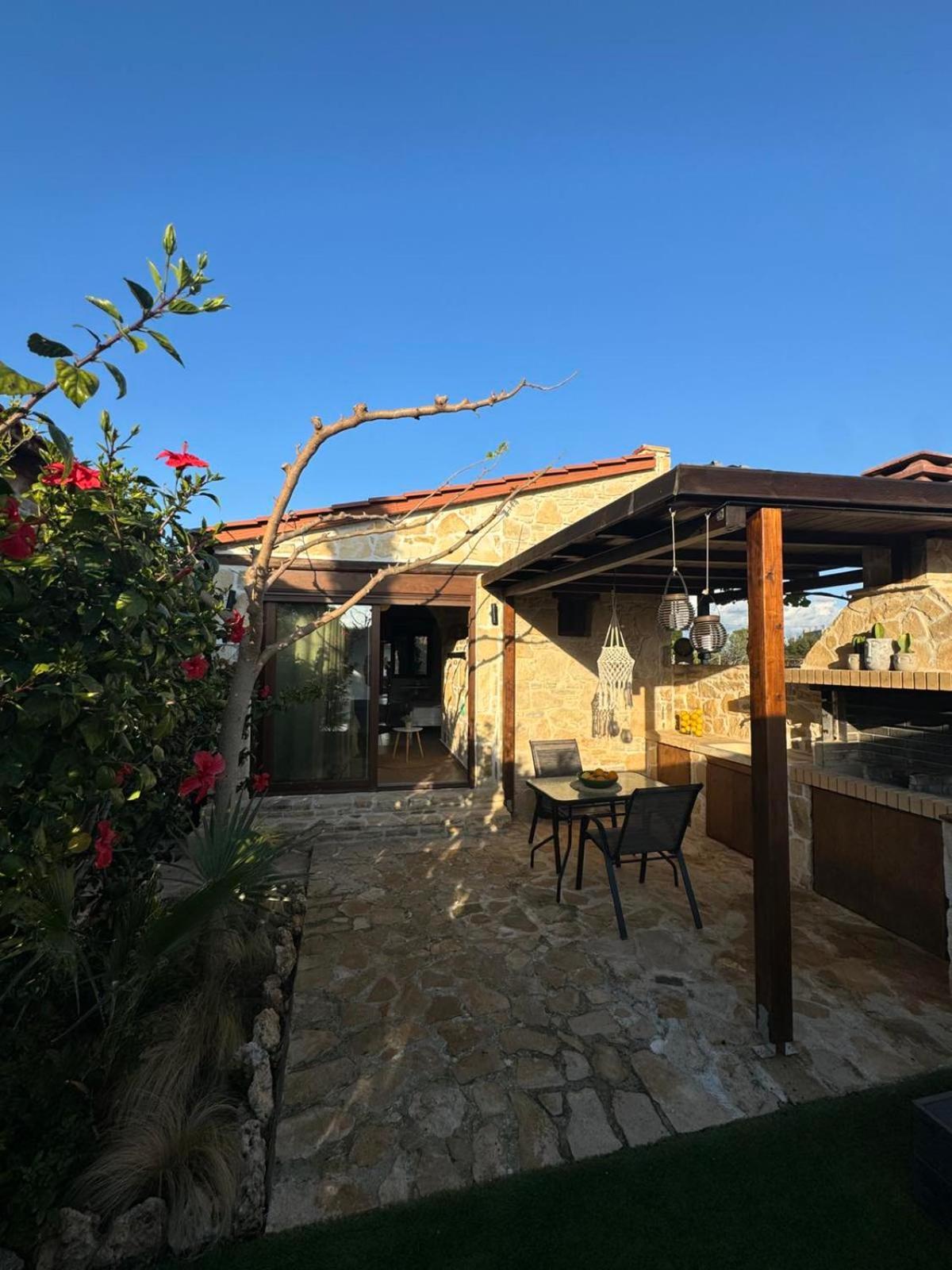 Studio Eleni - Oasis Holiday Houses Kokkinos Pyrgos Eksteriør bilde